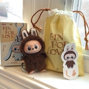 Pin For Love the Monster “Letter L” Vinyl Face Plush Pendant.